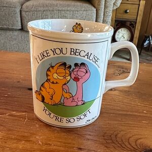 Vintage Garfield and Arlene Ceramic Mug - Great Valentine gift.